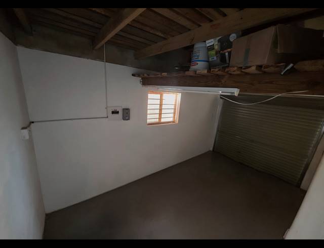 2 BEDROOM TOWNHOUSE FOR SALE IN JEFFREYS BAY CENTRAL